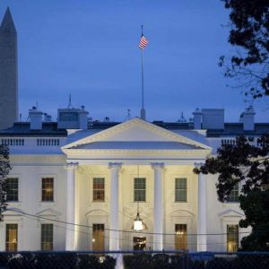 Casa Bianca in lockdown: velivolo non identificato viola spazio aereo. Cessato allarme dopo pochi minuti