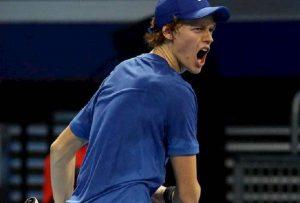 Jannik Sinner, baby fenomeno di soli 18 anni del tennis italiano in finale al Next Gen Atp Finals