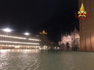 Maltempo, Venezia devastata, pre-allerta in Alto Adige