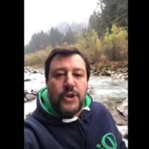 Salvini: "Renzi ipocrita, ha la faccia come il retro..." VIDEO
