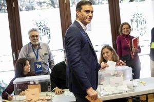 Spagna al voto, rivincono i socialisti ma rebus governo