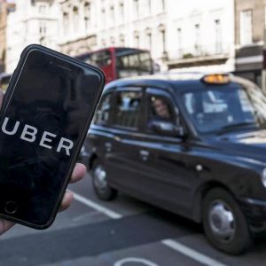 Uber. Il Comune di Londra revoca la licenza. In bilico il destino di 45mila conducenti