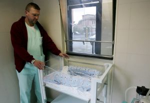 Sondrio, bimba di 6 mesi morta in culla