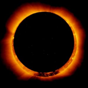 Eclissi solare anulare, milioni di persone in tutto il mondo a guardare l'anello di fuoco in cielo VIDEO