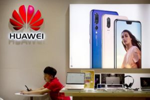 5G: per i servizi segreti aprire ai cinesi è pericoloso. Huawei: "Dove sono le prove?"