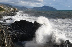 Terremoto provocato dalla mareggiata: primo caso nel Mediterraneo