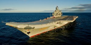 Russia, incendio sulla portaerei Ammiraglio Kuznetsov: un marinaio disperso VIDEO