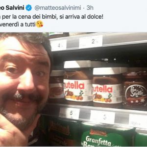 Nutella, marcia indietro di Salvini dopo le critiche bipartisan: "Però Ferrero compri ingredienti italiani"