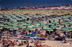 Stabilimenti balneari Rimini, si paga l'Imu anche sull'ombra. Ma al 50%