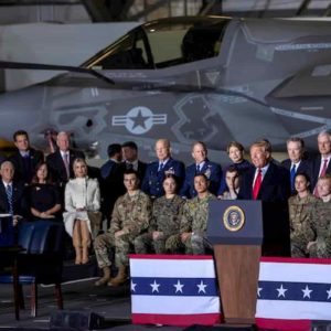 Trump inaugura la “Us Space Force”, i militari dello Spazio