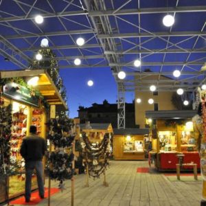 Milano. Il "Villaggio di Babbo Natale" chiude la Vigilia. Troppe critiche, pochi biglietti