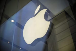 Apple condannata a pagare 837 milioni di dollari per brevetti violati