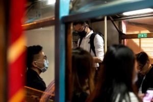 Cina: più di 10 città sbarrate (trasporti vietati), oltre 40 mln di persone isolate. Medioevo anti virus