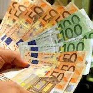 Contanti, da luglio oltre 2mila euro non si può: a chi sgarra super multe da 3mila a 50mila euro