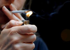Smettere di fumare potrebbe rimuovere i danni ai polmoni, almeno in parte: le cellule si rigenerano
