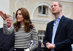 Kate Middleton e William verso il divorzio? Il dettaglio: lei sparisce dalla foto di Natale