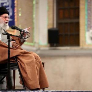 Operazione "Soleimani martire". La Guida Suprema Khamenei: "Schiaffo agli Usa, non è finita"