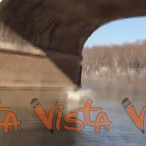 Roma, Mister Ok si tuffa nel Tevere da Ponte Cavour per il Capodanno 2020 VIDEO