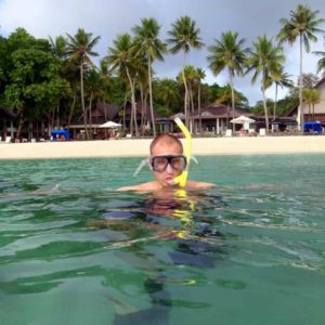 Palau vieta le creme solari per salvaguardare la barriera corallina
