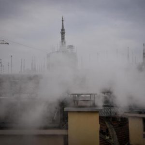 Smog. A Milano, Torino e Frosinone l'aria più irrespirabile. Blocchi traffico? Un palliativo