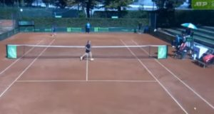 Tennis, arbitro rimosso a vita dall’Atp: disse “sei calda” a una raccattapalle 17enne