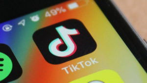 TikTok, falla nella sicurezza e dati personali a rischi: come proteggersi
