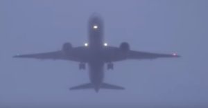 Tempesta Ciara, aerei non ce la fanno ad atterrare negli aeroporti di Heathrow e Manchester