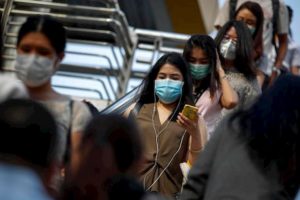 Hong Kong, fuggono dalla quarantena: caccia a due persone 