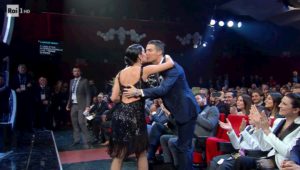 Sanremo 2020, Georgina Rodriguez balla il tango e poi bacia Cristiano Ronaldo