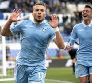 Genoa-Lazio 2-3, Immobile altro gol: -1 Juventus