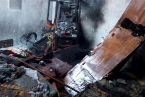Tablet lasciato in carica esplode, fratellini muoiono nell'incendio