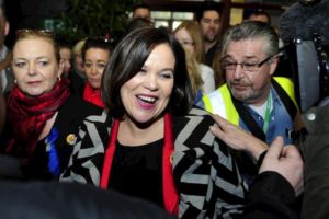 Sinn Fein rivoluziona l'Irlanda: boom al voto per l'ex braccio politico dell'Ira a trazione socialista e guida femminile