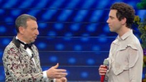 Sanremo 2020, gaffe di Amadeus con Mika: il conduttore rivela tappa del tour