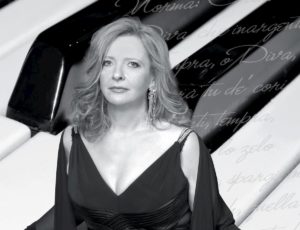 Rossana Tomassi Golkar, la "Callas al pianoforte", porta La Norma di Bellini-Bacalov a Montecitorio