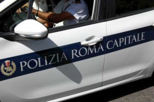 Roma, scomparso da Napoli viene trovato mentre vaga a piedi sull' A24