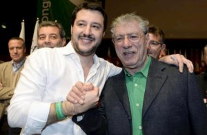 Umberto Bossi attacca Salvini: "Il nazionalismo fa perdere la Lega. Autonomia, altro che prima gli italiani..."