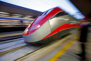 Coronavirus, treni alta velocità Roma-Milano bloccati per controlli linea