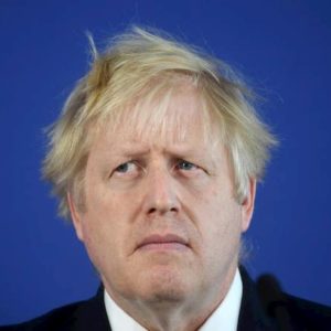 Boris Johnson positivo al coronavirus: sintomi lievi, è in auto-isolamento