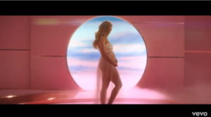 Katy Perry incinta di Orlando Bloom: annuncio nell'ultimo video