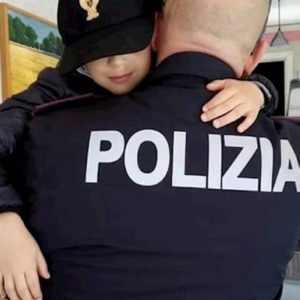 Coronavirus, la piccola Noemi chiama la Polizia: "Ringrazio voi e i medici, continuate ad essere meravigliosi" VIDEO