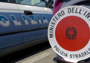 Coronavirus, fermato per un controllo a Pontedera (Pisa) tossisce in faccia agli agenti: denunciato