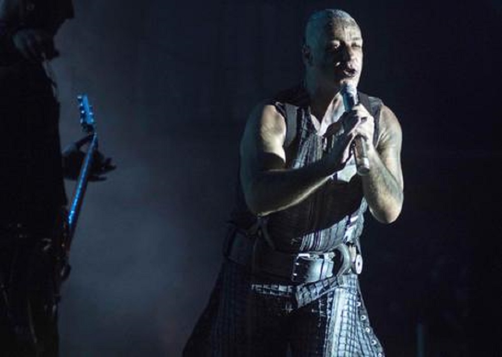 Coronavirus Rammstein, il cantante Till Lindemann ricoverato in terapia intensiva