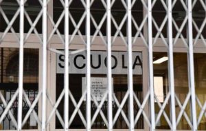 Coronavirus non si ferma, scuole chiuse in Italia fino a Pasqua se varca linea rossa 12mila contagiati