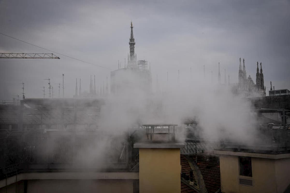 Coronavirus, Antonietta Gatti: "Plausibile ruolo smog nel picco in Lombardia"