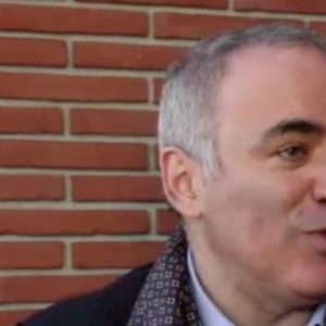 Coronavirus, Garry Kasparov: "Putin usa la pandemia contro l'Occidente"