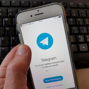 Telegram piratava i giornali, Martella blocca i canali. Ora la web-tax