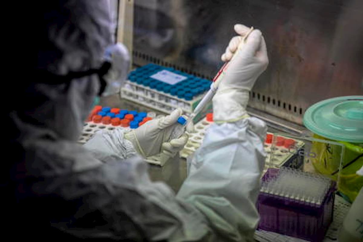 Vaccino contro il coronavirus, al via dal 23 aprile i test sull'uomo in Gran Bretagna