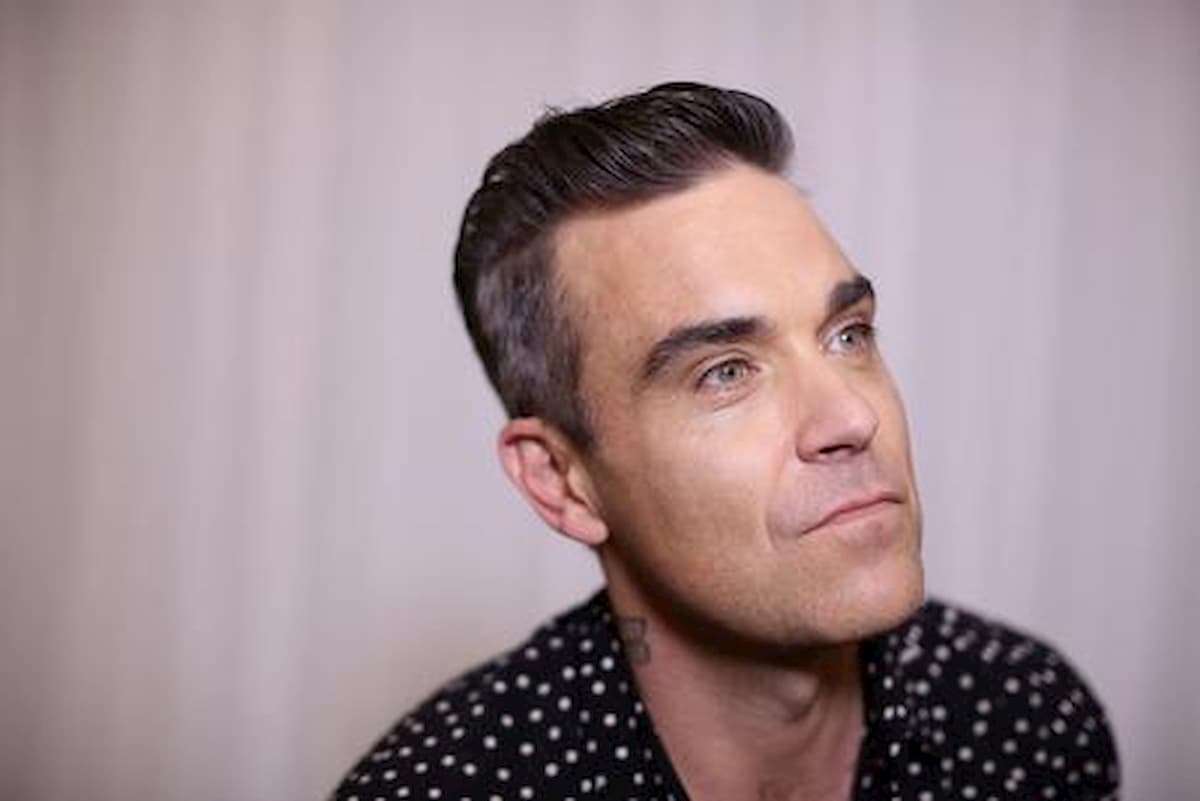 Coronavirus, Robbie Williams: "Io, in isolamento in un Airbnb per non contagiare la mia famiglia"