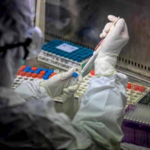 Coronavirus, arma letale per debellare il Covid 19? Il cocktail di 3 farmaci testato a Hong Kong