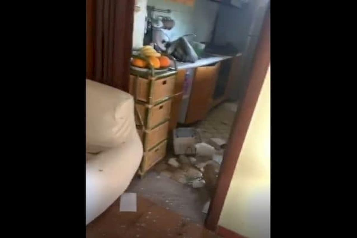 Ottaviano (Napoli), esplosione alla fabbrica Adler Plastic: danni anche alle case a centinaia di metri VIDEO
